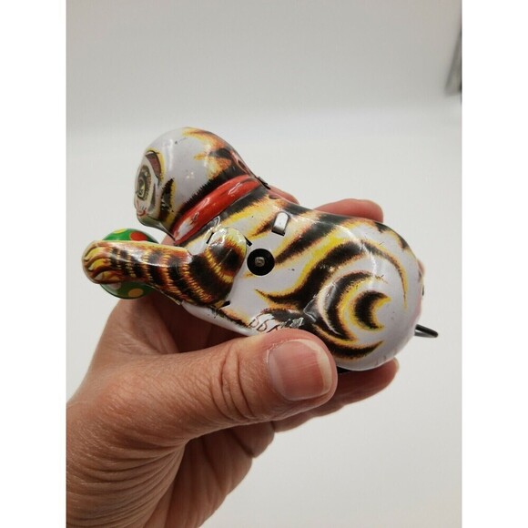 Vintage Wind Up Tin Metal Cat With Ball  Litho Toy No Key - Picture 9 of 9